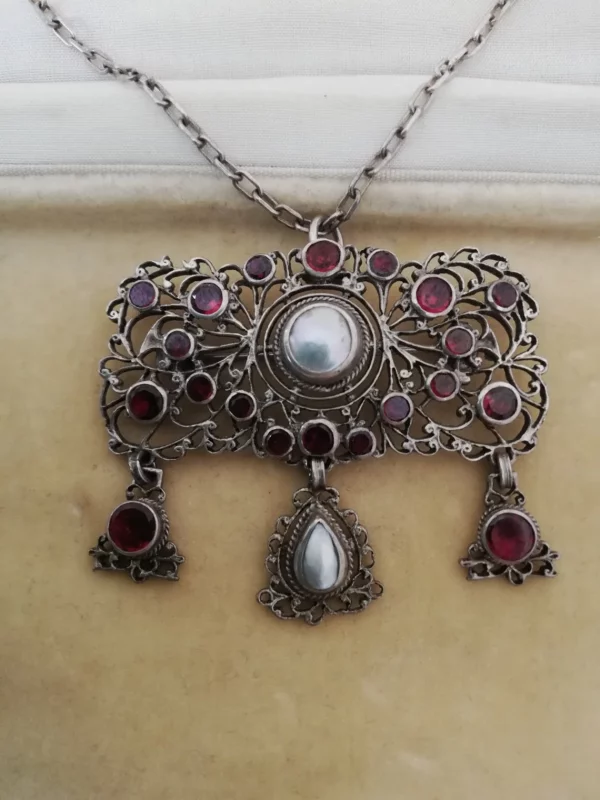 c1900 Austro Hungarian pendant / brooch in silver with garnets