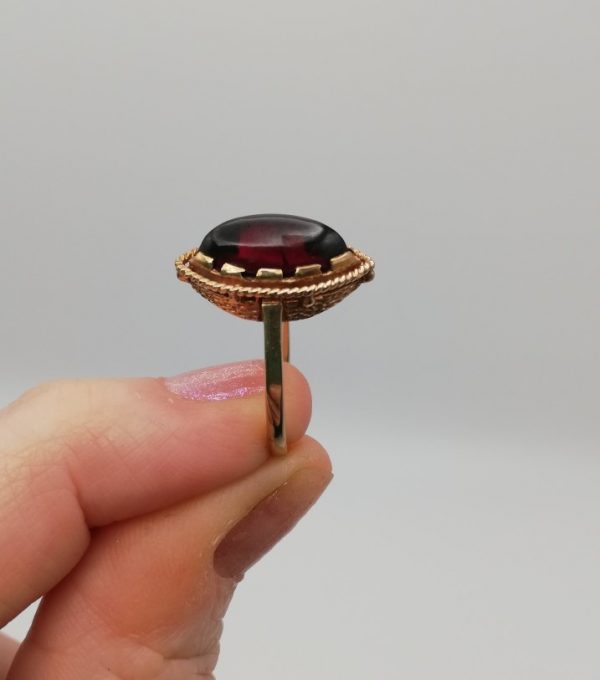 9ct gold vintage Arts and Crafts ring with navette shaped jammy red almandine garnet in wonderful setting!
