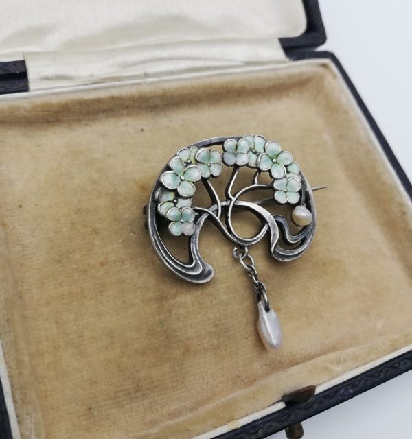 Levinger & Bissinger c1900 Jugendstil / Art Nouveau Depose silver enamel and pearl brooch