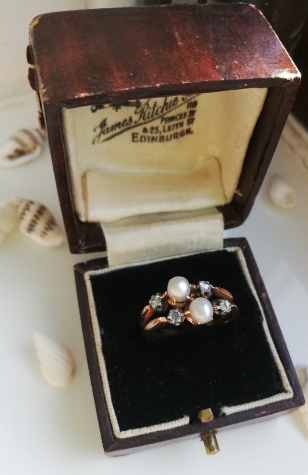 Edwardian high carat rose gold, old mine cut diamonds and real pearls Toi et Moi double ring