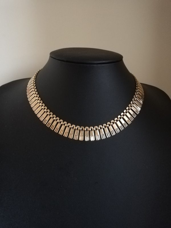 Vintage 1970s 9ct gold Cleopatra fringe necklace with textured design - fabulous!
