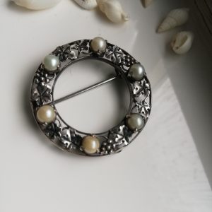 c1910 Arts and Crafts hand crafted foliate wreath brooch with half pearls and applied leaves