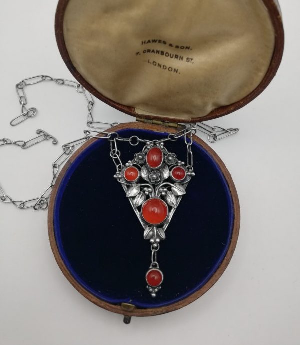 Superb Henry George Murphy attr Arts and Crafts necklace in silver with carnelians, early 1900s
