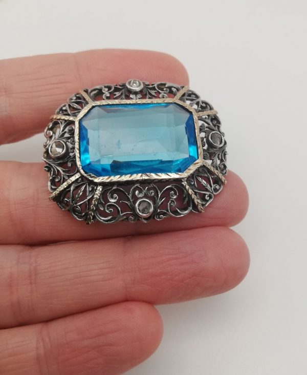 Sibyl Dunlop unique Arts and Crafts brooch in silver and gold with old-cut diamonds and huge Caribbean Blue apatite gem