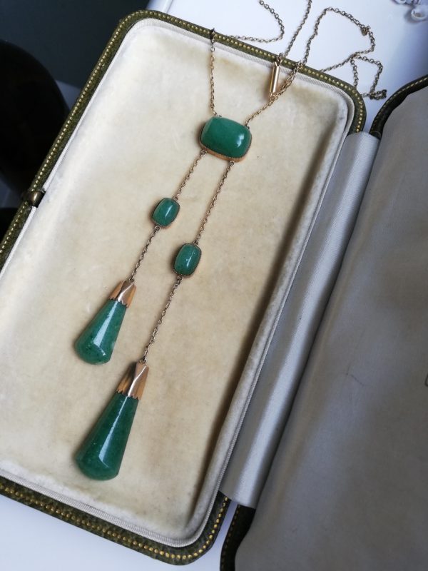 Edwardian c1910 exceptional negligee pendant necklace in 9ct gold with aventurine
