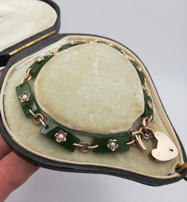 Victorian 1904 9ct gold, nephrite jade panels and seed pearls flower inset bracelet in own fitted box