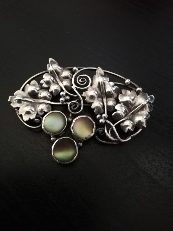 Antique c1900 Arts and Crafts hand wrought brooch in silver with abalone