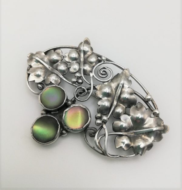 Antique c1900 Arts and Crafts hand wrought brooch in silver with abalone
