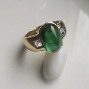 Impressive 14ct yellow gold, green tourmaline and aquamarines ring with wide band