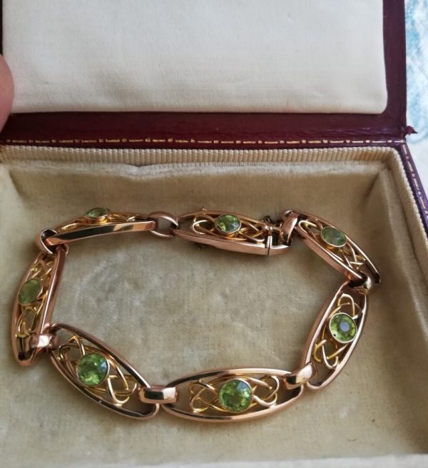 Edwardian c1910 9ct gold and peridots Celtic lovers knots design bracelet