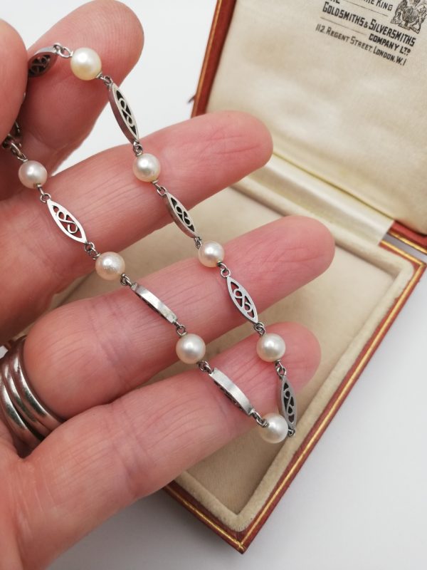 Edwardian c1910 9ct white gold links and pearl bracelet, fine and sleek in design