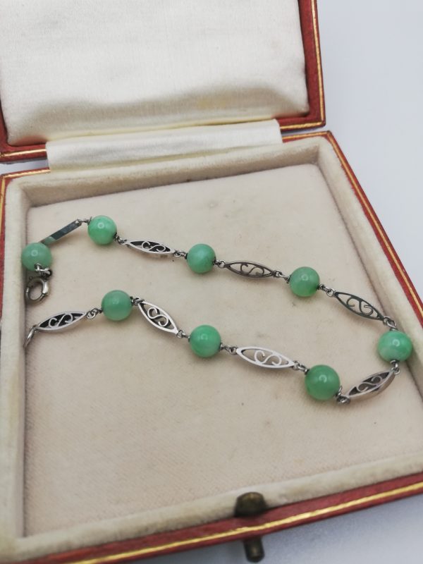 Edwardian c1910 9ct white gold links and jade bracelet, fine and sleek in design