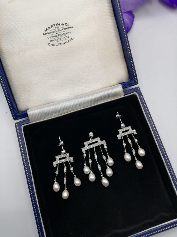 Art Deco style 18ct white gold, diamonds and pearls demi-parure pendant and earrings