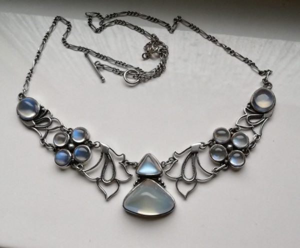 Sibyl Dunlop glorious Arts and crafts necklace 1930s with Ceylon moonstones and silver
