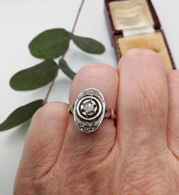 Antique 1920s beautiful French Art Deco platinum, 18ct gold and diamonds ring