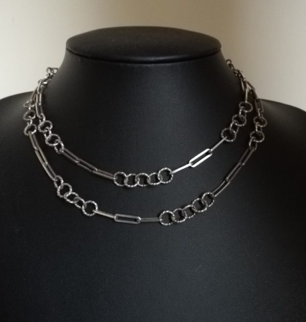 Substantial vintage sterling silver paperclip links and twisted circles A&C necklace chain