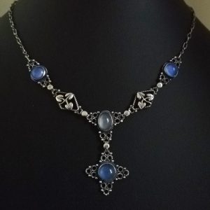 c1910 Arts and Crafts petite silver foliate necklace attr Artificers' Guild