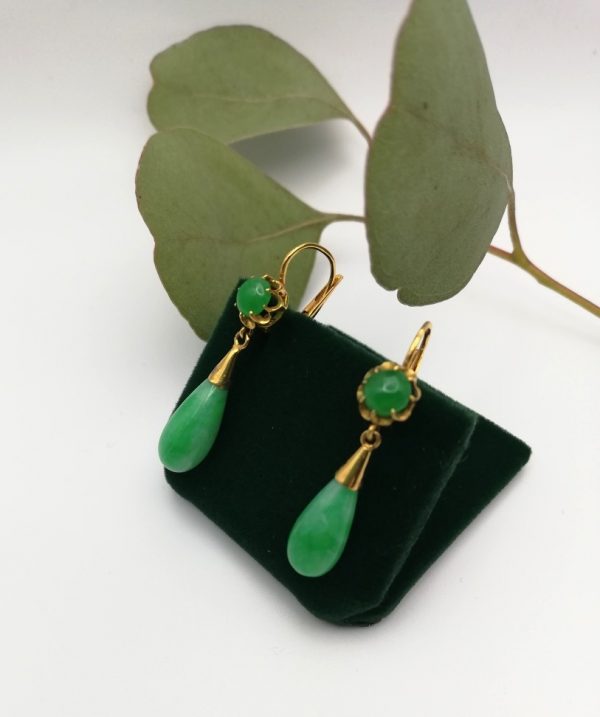 Late Deco 14ct gold and torpedo jade drops with claw set jade cabs at lobe - lever backs