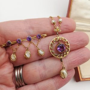Rare Edwardian demi-parure in gold, with amethyst, seed pearls and caged baroque pearls