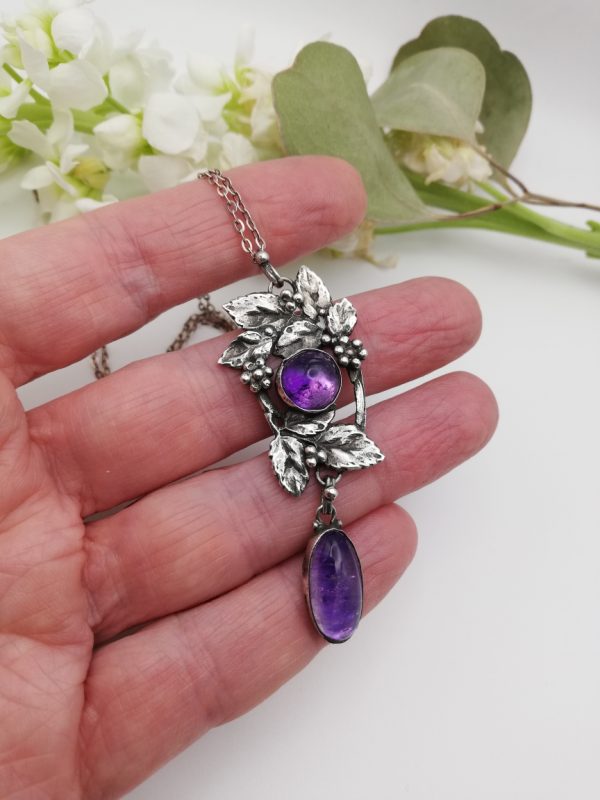 c1900 Beautiful Arts and Crafts hand crafted silver foliate pendant with foiled amethysts