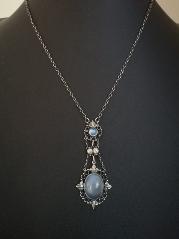 c1900 Arts and Crafts beautiful silver moonstones foliate double drop pendant with blister pearl