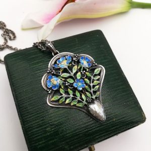 Exceptional c1900 Arts and Crafts enamel flowers and heart blister pearl pendant necklace