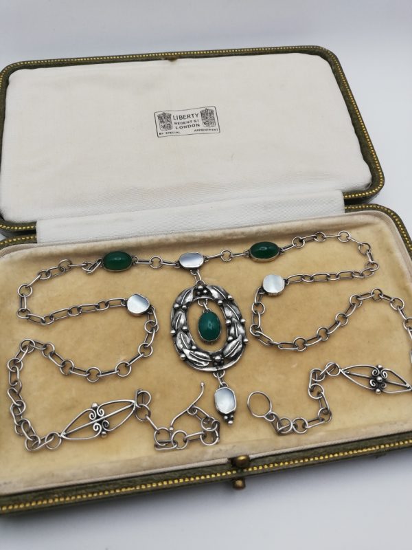Art and Crafts hand wrought silver, chrysoprase and mother of pearl foliate necklace with drop c1900