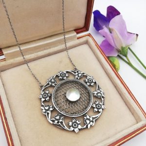c1910 CHARLES HORNER attr Arts and Crafts narcissus pendant in silver with MOP