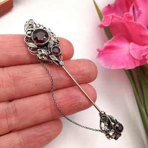 Unique early Bernard Instone for the Gaskins c1912 gold, silver and garnets sureté pin