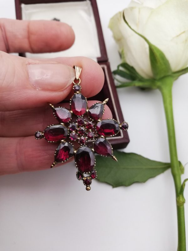 Georgian 1800s foiled flat-cut garnets and gold Maltese Cross pendant
