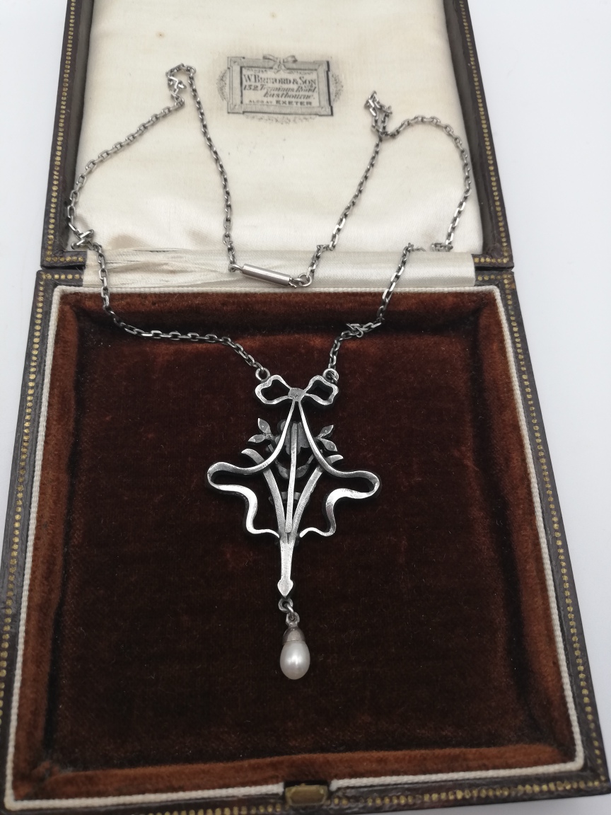 c1910 Belle Epoque antique European silver and paste bow flower necklace with barrel fastener c1910 Belle Epoque antique European silver and paste bow flower necklace with barrel fastener