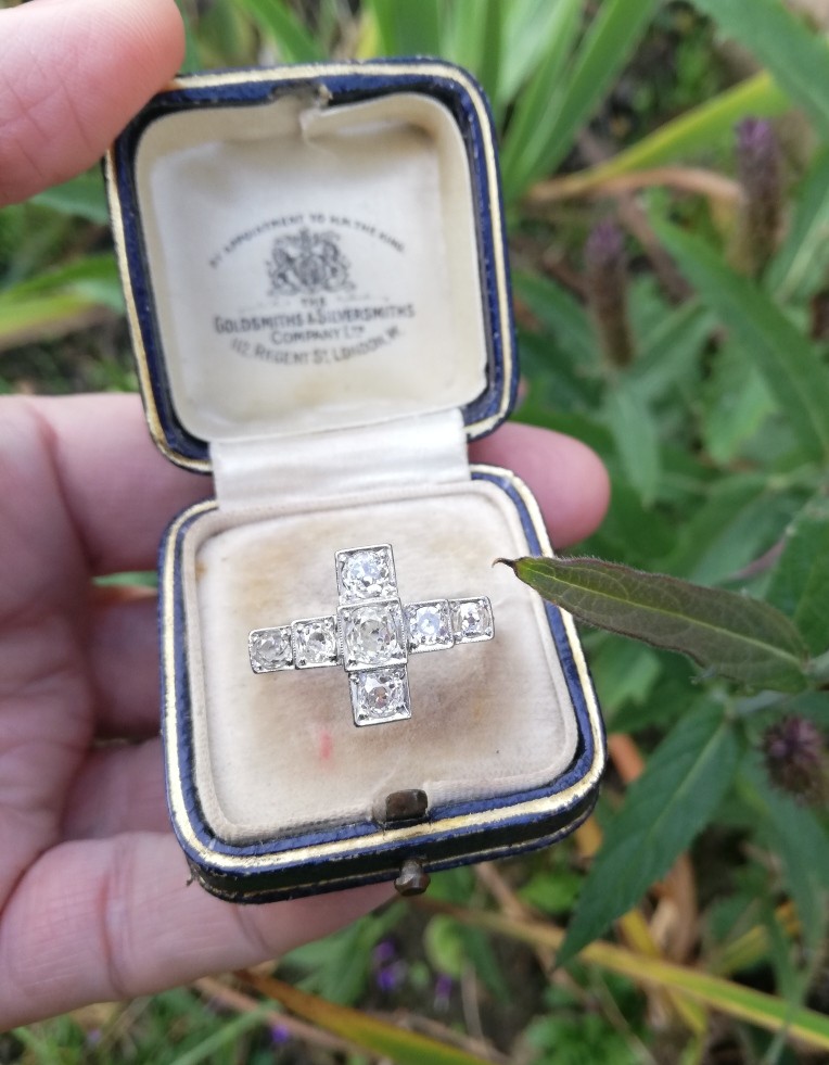 Impressive antique 18ct gold, platinum and 7 old cut diamonds cross ring-approx 1.5ct diamonds Impressive antique 18ct gold, platinum and 7 old cut diamonds cross ring-approx 1.5ct diamonds