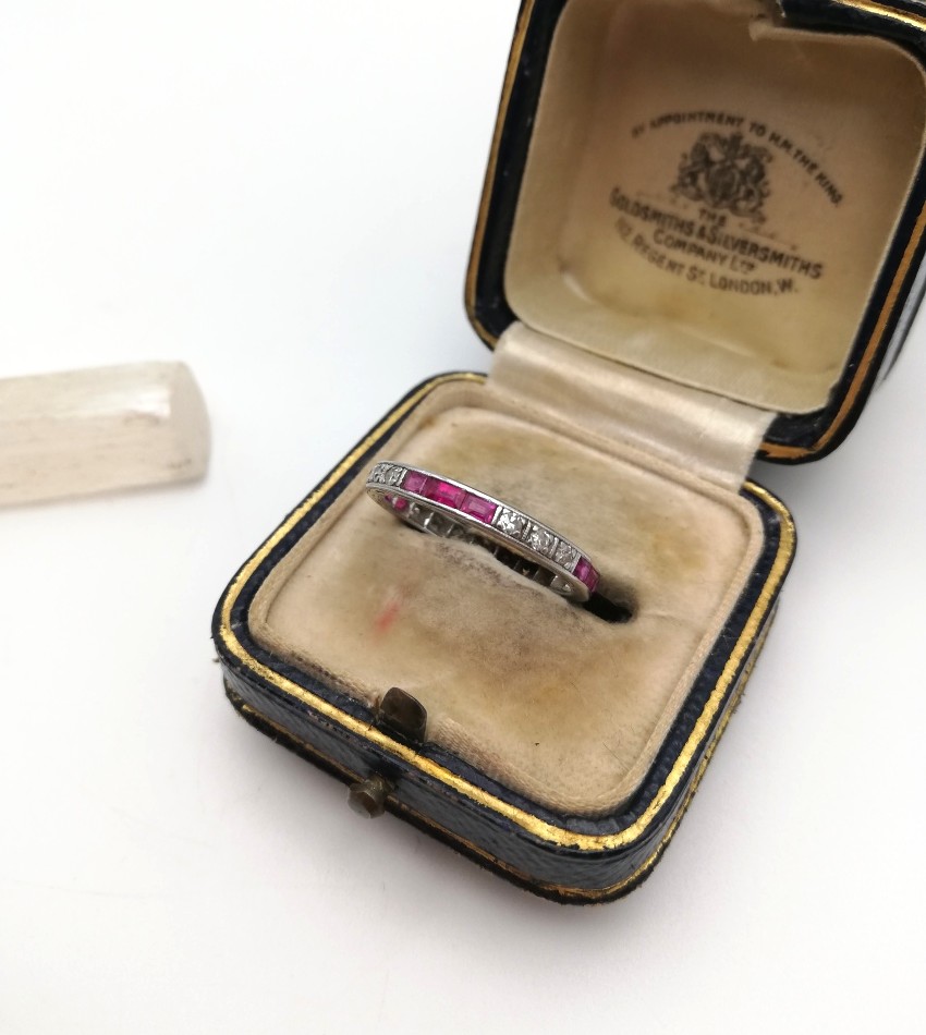 Art Deco antique platinum and diamonds full eternity ring with 12 diamonds and 12 rubies Art Deco antique platinum and diamonds full eternity ring with 12 diamonds and 12 rubies