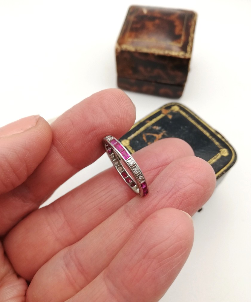 Art Deco antique platinum and diamonds full eternity ring with 12 diamonds and 12 rubies Art Deco antique platinum and diamonds full eternity ring with 12 diamonds and 12 rubies