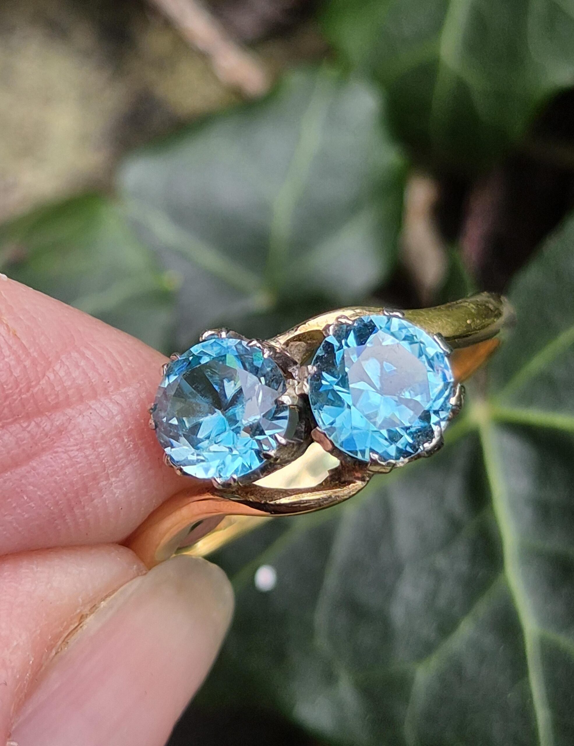 Antique Edwardian 18ct gold and zircon Toi et Moi ring with impressive stones