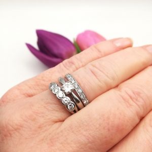 Vintage stamped 18ct white gold and diamonds full eternity ring