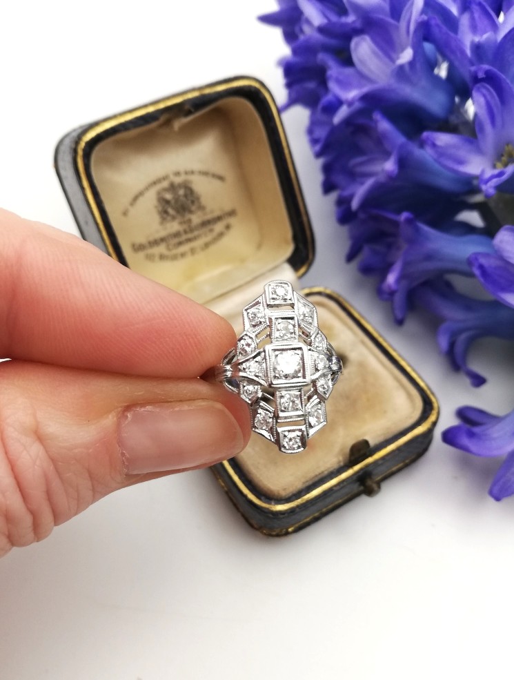 Fine antique 1920s Art Deco diamond plaque ring in iridium and platinum Fine antique 1920s Art Deco diamond plaque ring in iridium and platinum