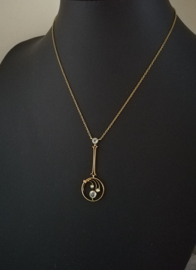 Antique Edwardian 9ct gold aquamarine pearl lavalier necklace c1910 Antique Edwardian 9ct gold aquamarine pearl lavalier necklace c1910