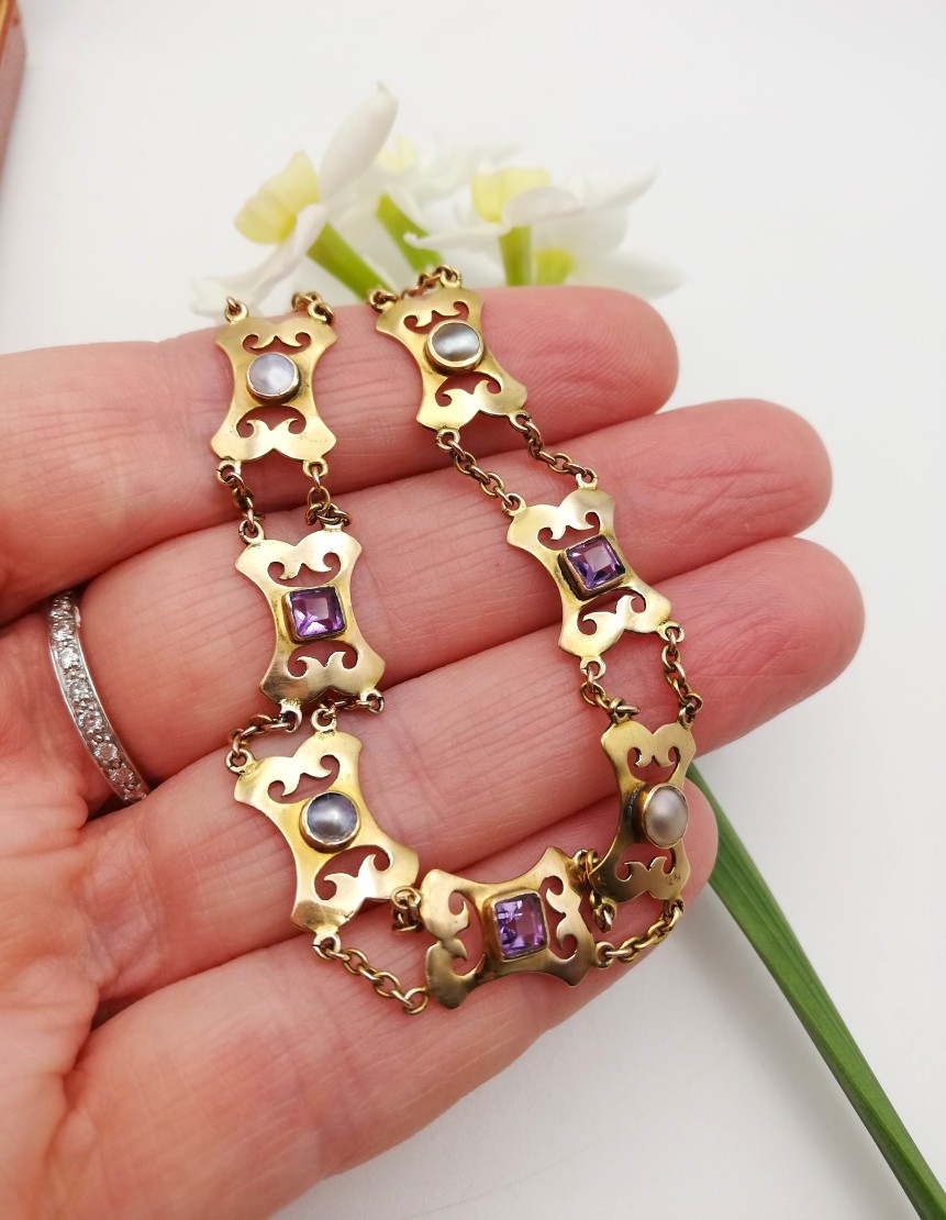 Beautiful Edwardian 18ct bracelet with amethysts and mother of pearl c1905 Beautiful Edwardian 18ct bracelet with amethysts and mother of pearl c1905