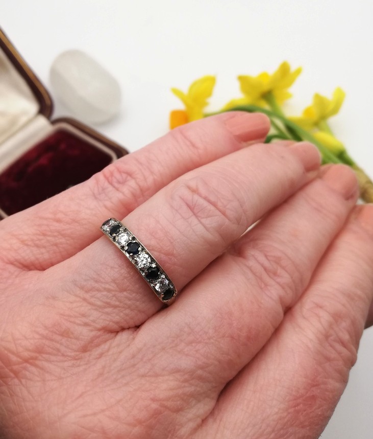 Vintage 9ct gold sapphire and cubic zircona half eternity ring - Image 4