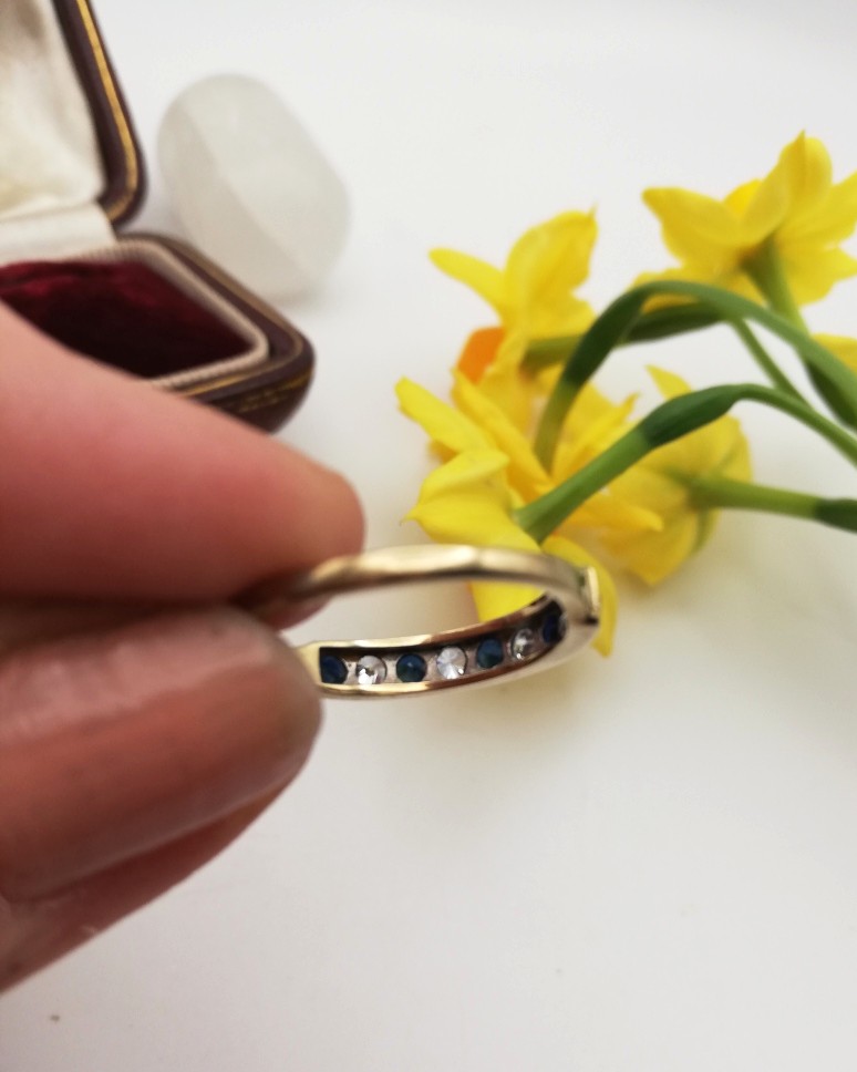 Vintage 9ct gold sapphire and cubic zircona half eternity ring - Image 7