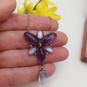 c1920s English Arts and Crafts Ceylon moonstone and amethyst necklace in silver