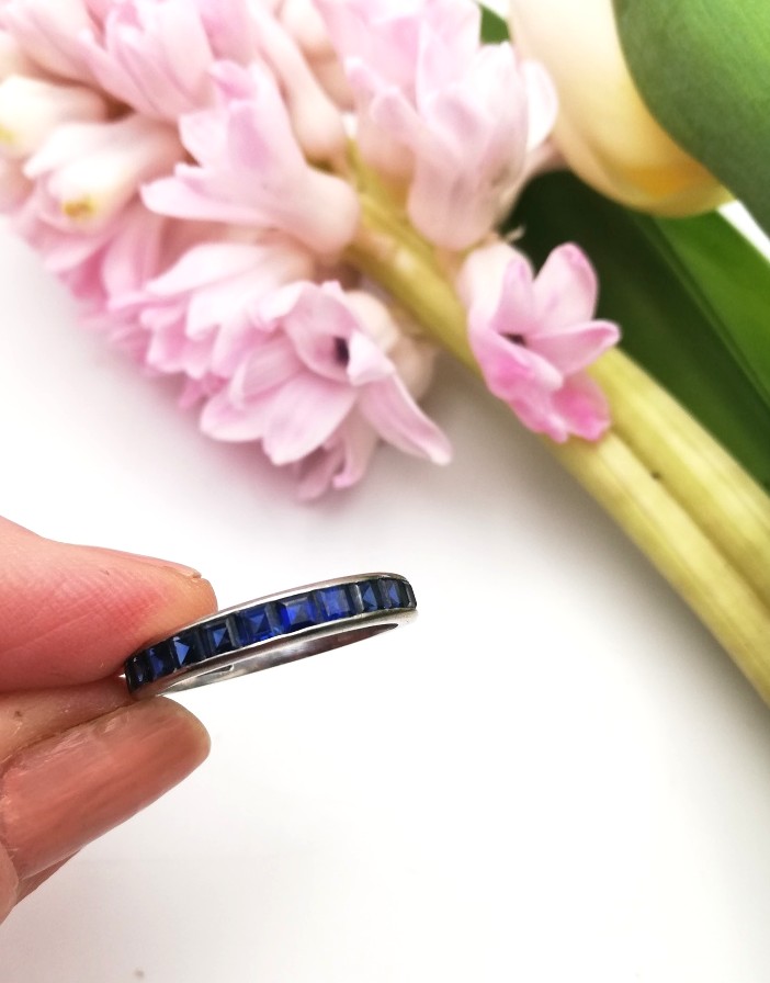 Antique Art Deco 18ct white gold and 14 sapphires half eternity ring-substantial - Image 5
