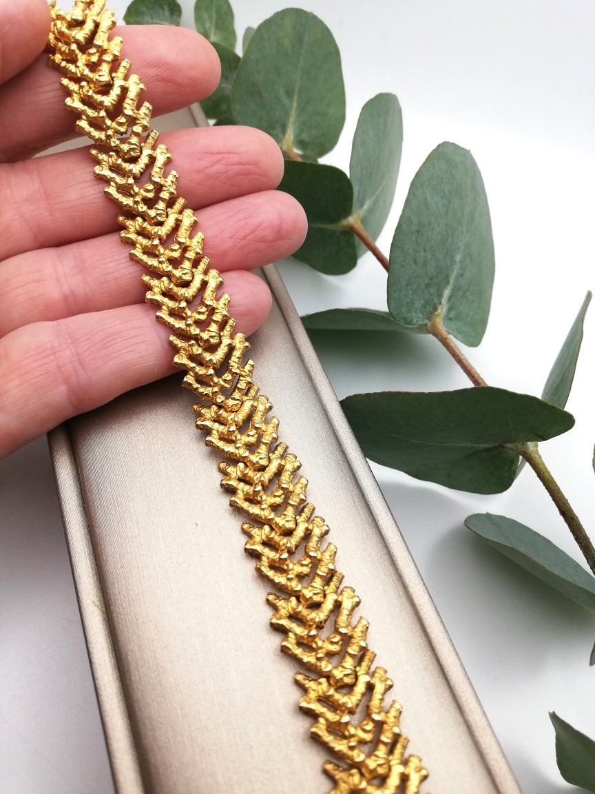 Solid gold 1970s English hallmarked bracelet, organic coral design with earrings