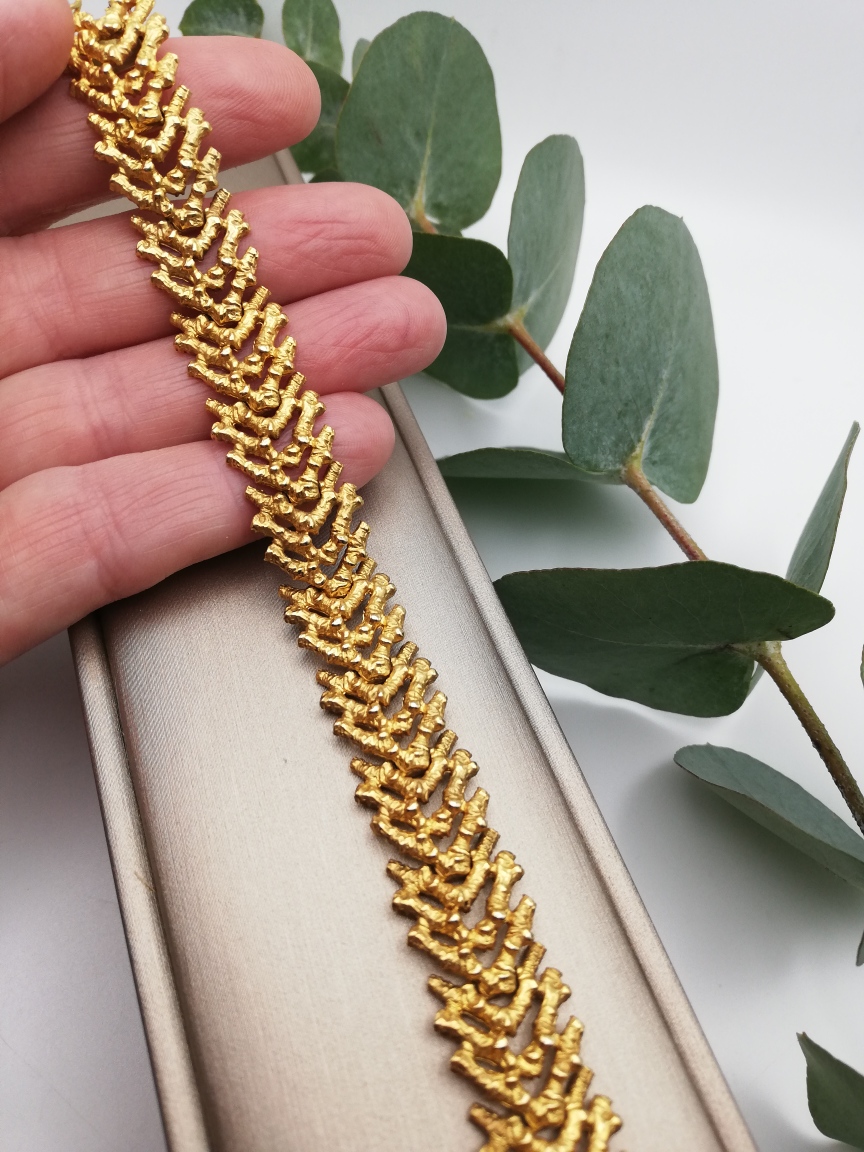 Solid gold 1970s English hallmarked bracelet, organic coral design with earrings - Image 4