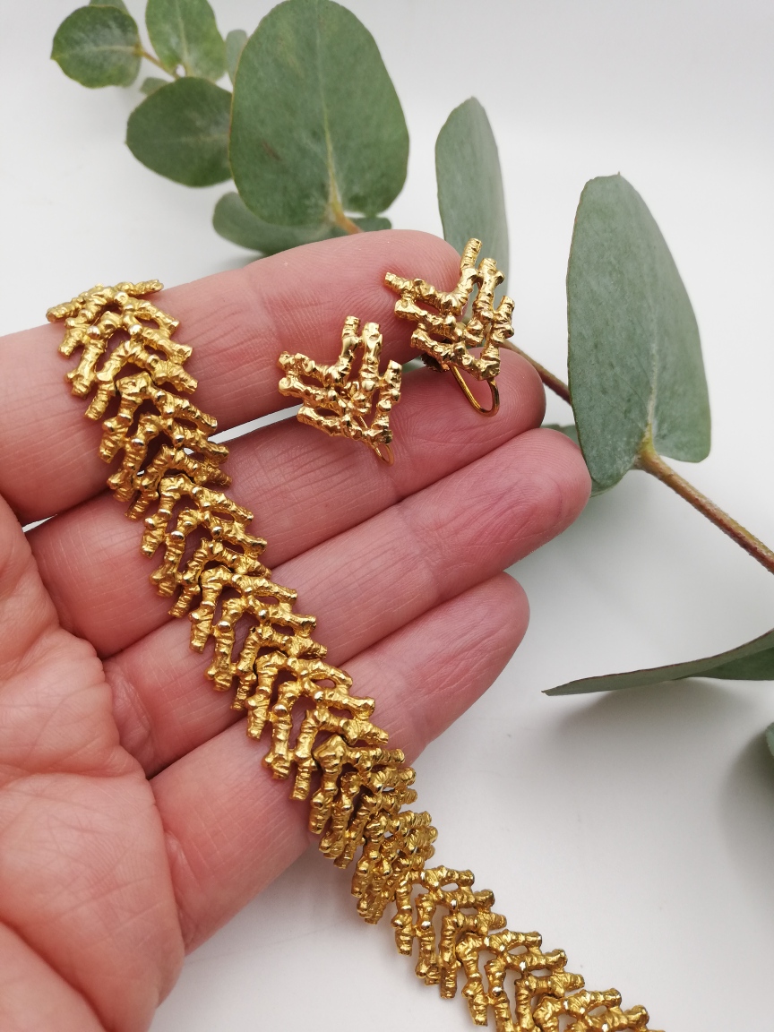 Solid gold 1970s English hallmarked bracelet, organic coral design with earrings - Image 6