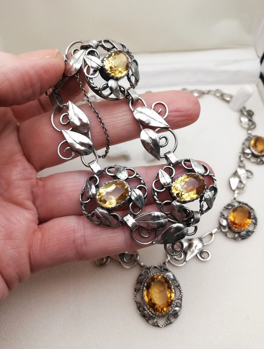 Reserved for A only *****Charles and Gladys Mumford rare hand-crafted Arts and Crafts foliate bracelet with lemon citrines - Image 4