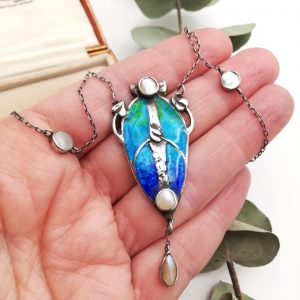 c1900 beautiful Art Nouveau enamel and pearl hand wrought pendant necklace in sterling silver