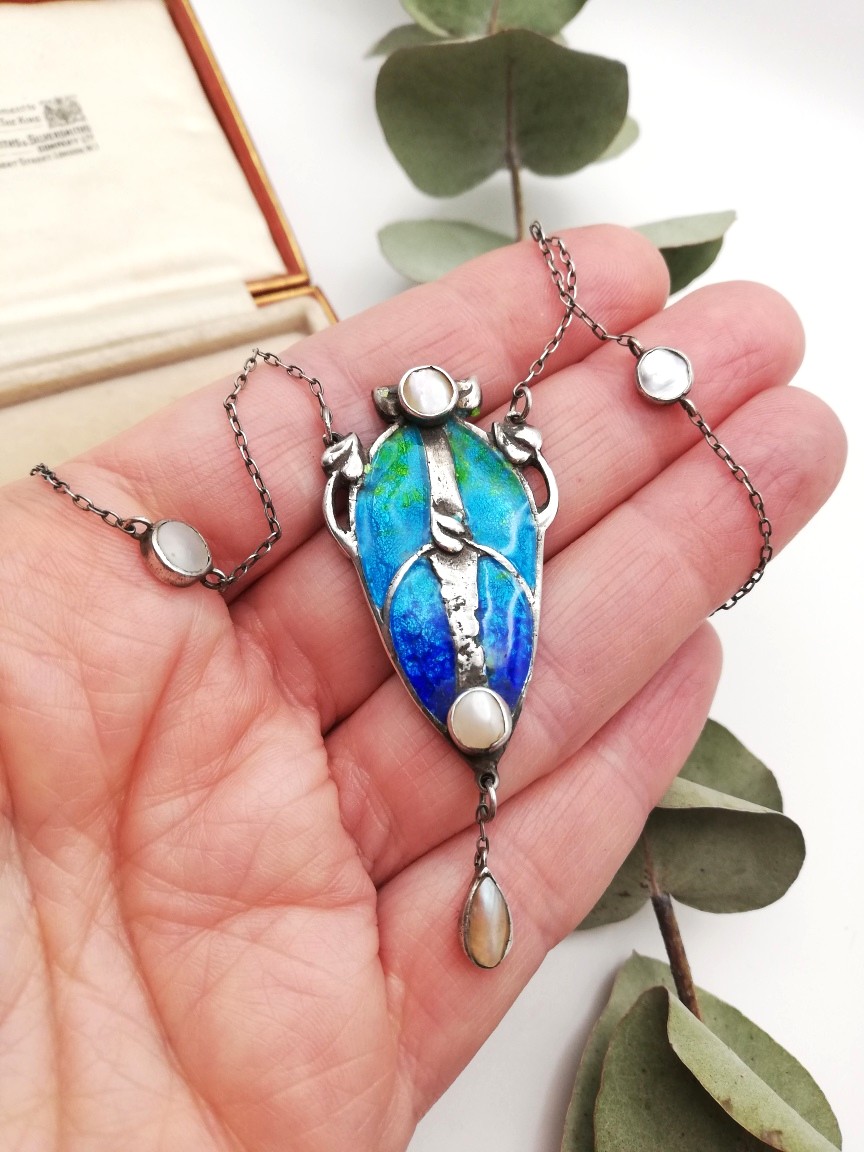 c1900 beautiful Art Nouveau enamel and pearl hand wrought pendant necklace in sterling silver