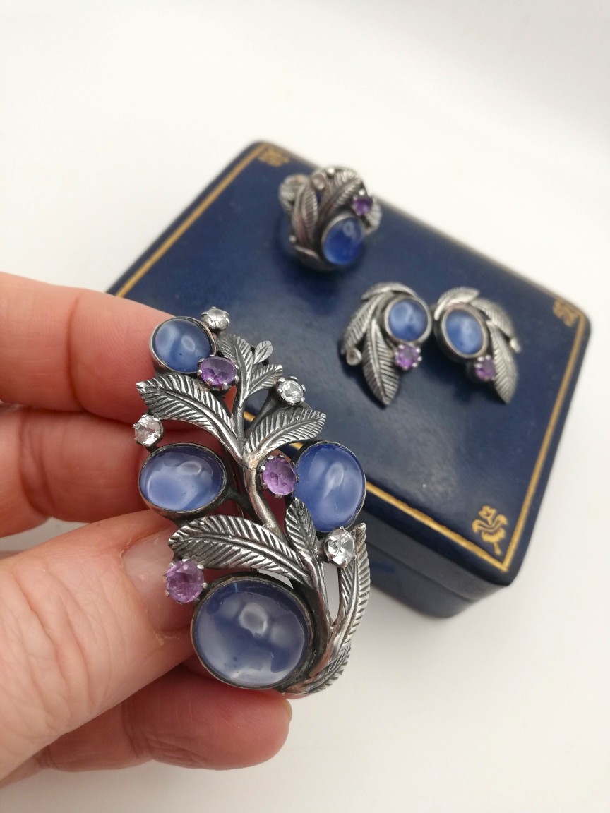 Rare Bernard Instone parure with foiled rose quartz and amethyst- museum standard - Image 2